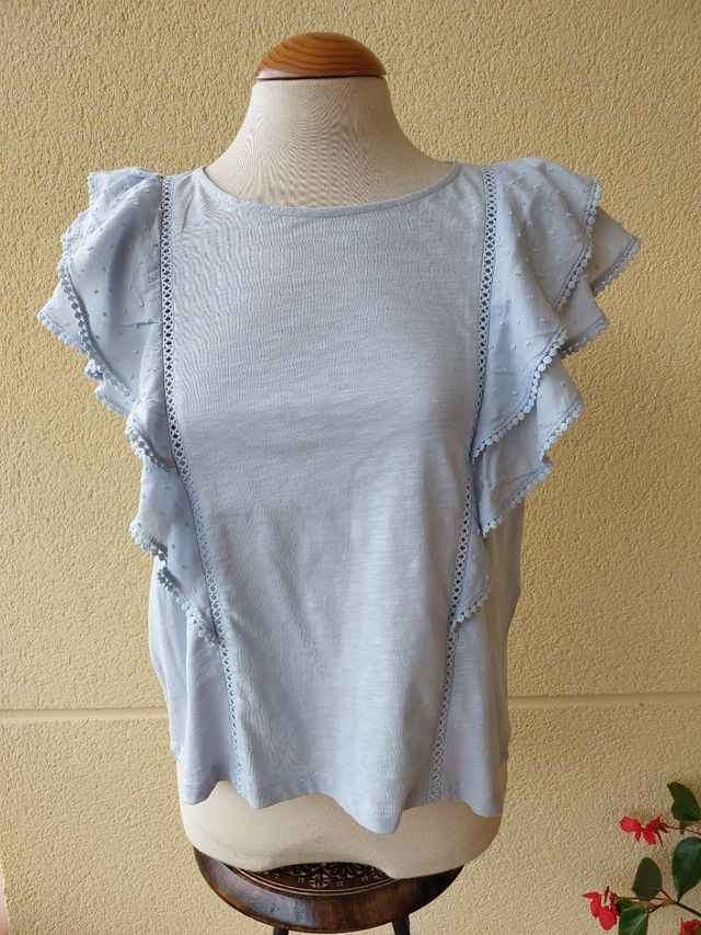 Camiseta con volantes de fórmula jóven