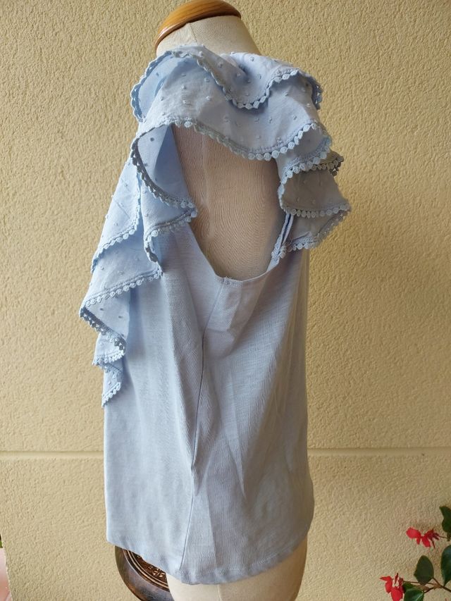 Camiseta con volantes de fórmula jóven