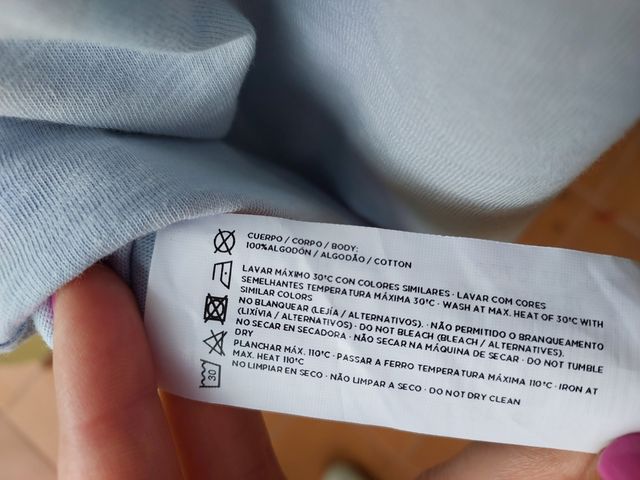 Camiseta con volantes de fórmula jóven