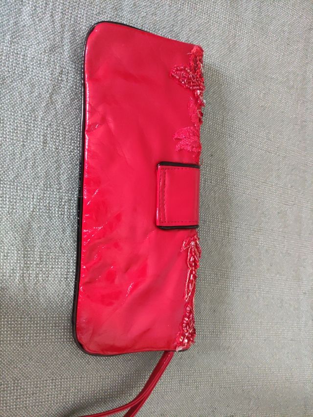 Bolso de fiesta con pedrería rojo
