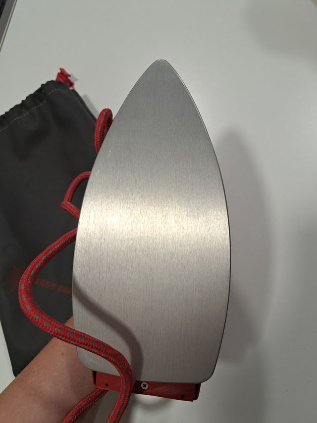 Plancha de viaje con funda