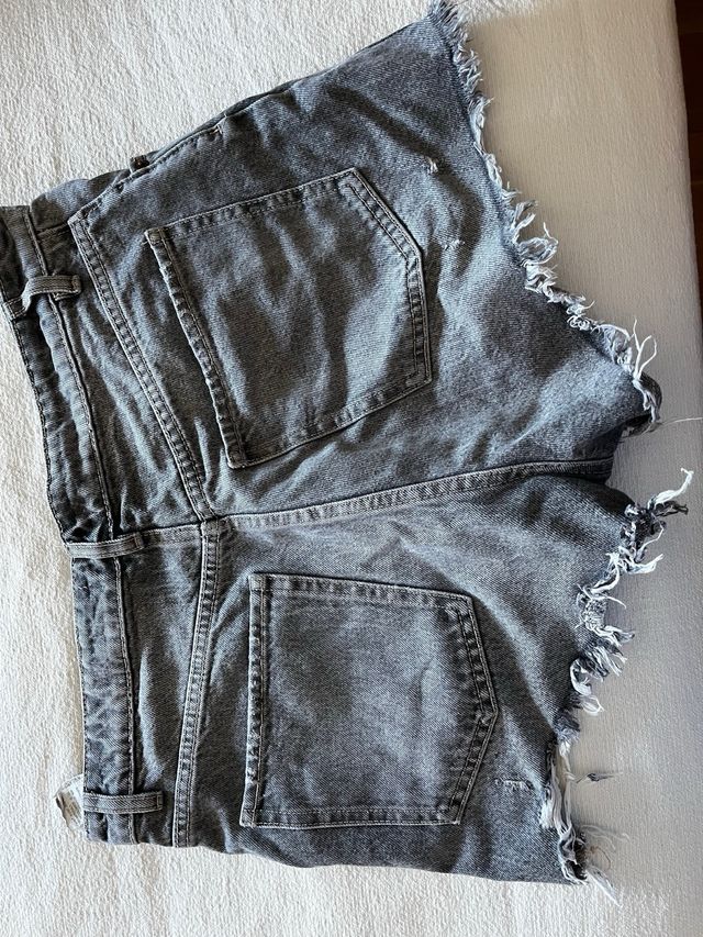 Vaquero corto gris zara