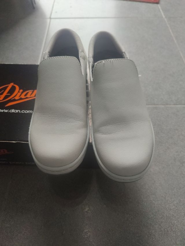 Calzado antideslizante talla 38