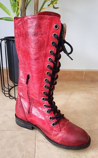 Botas rockera altas de piel seminuevas