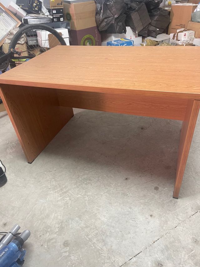 Mesa despacho de madera de alta calidad