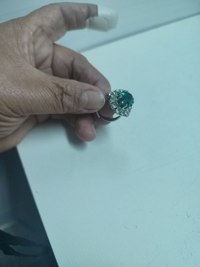 Anillos de chica muy bonita