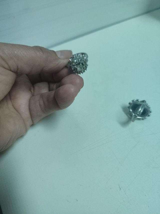 Anillos de chica muy bonita