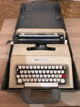Máquina de escribir Olivetti Lettera 35