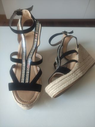 Sandalias cuña terciopelo negro 