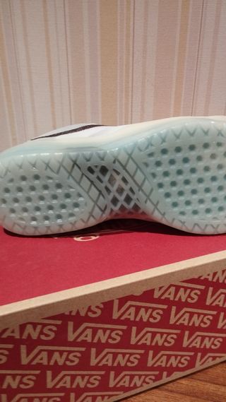 Zapatillas marca VANS -c