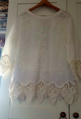 Blusa lino bordada y blonda T Unica