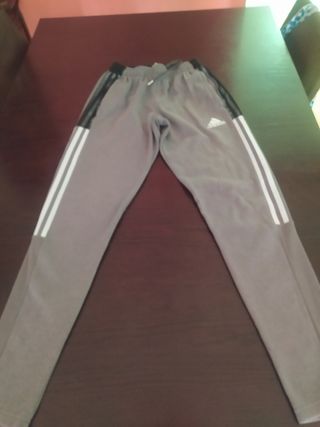 pantalón adidas