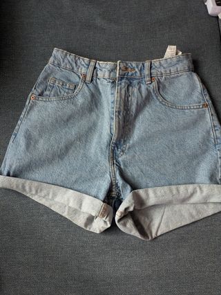 Short denim