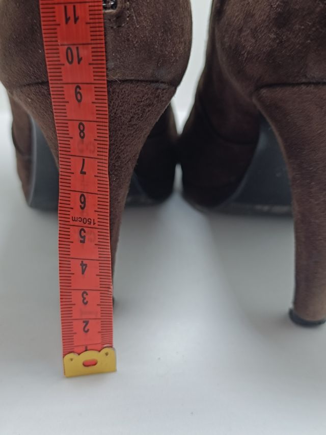 Stivaletti scamosciati donna Via Roma