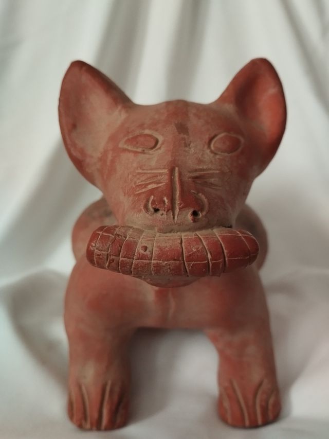 Perro " Maya " de cerámica rústica.