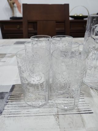 Vajilla: Vasos y jarra