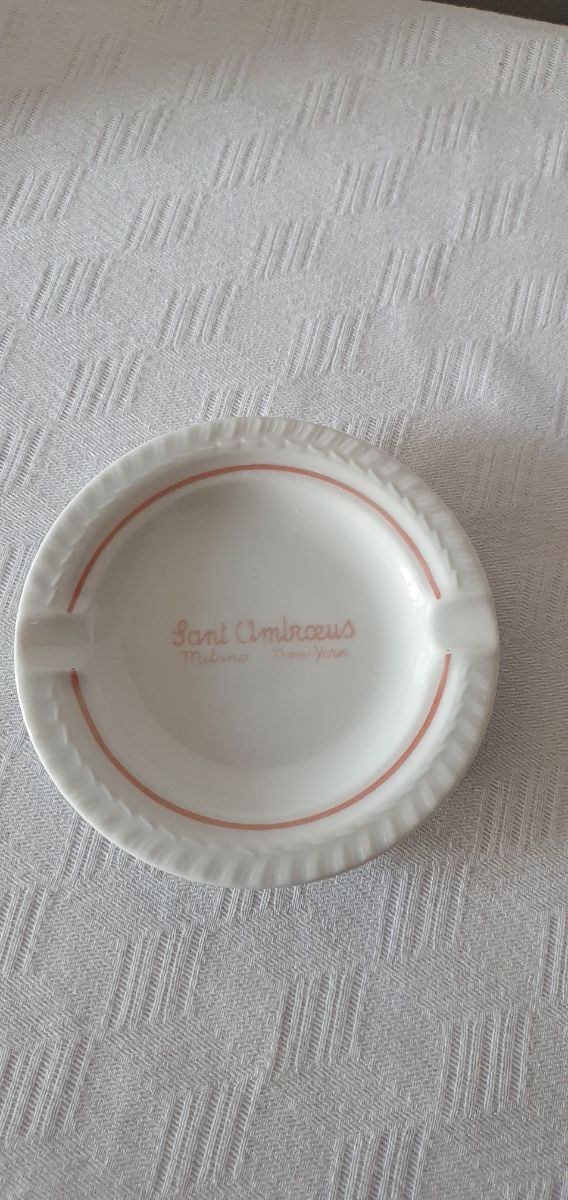 Posacenere Sant Unbreaus Milano