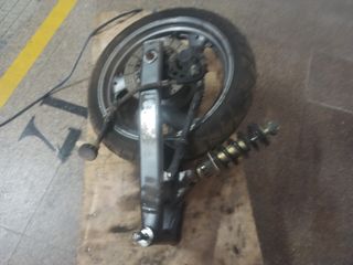 Tren trasero completo de yamaha FZR 600