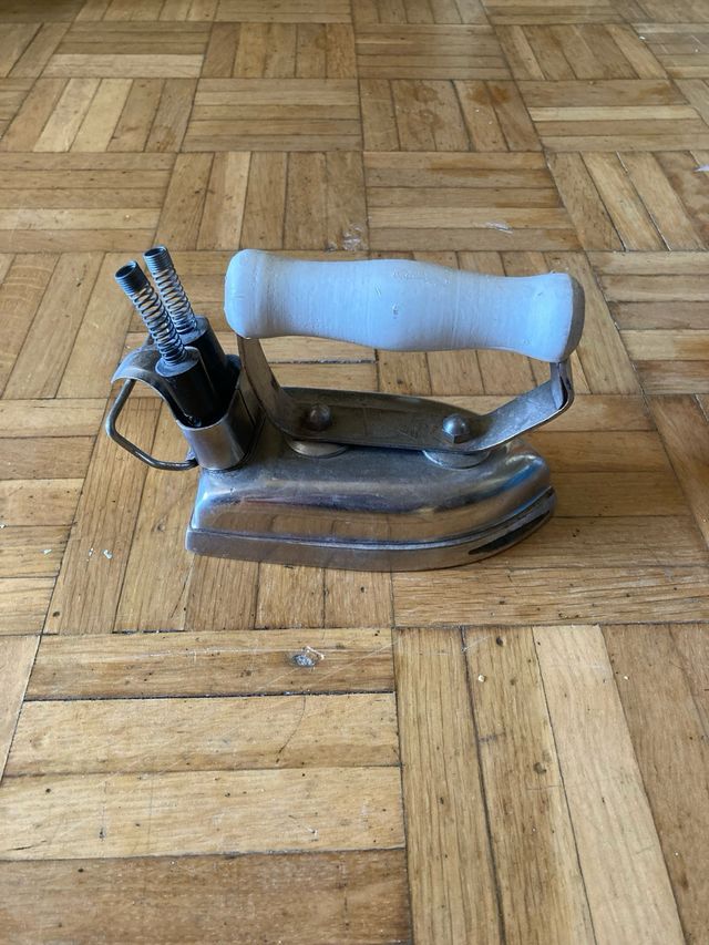 Plancha eléctrica antigua