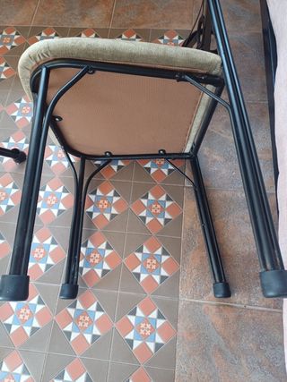 Mesa de forja, sillas y diván