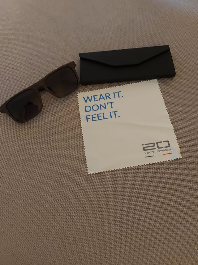 Occhiali da sole nuovi "Venti Grammi"