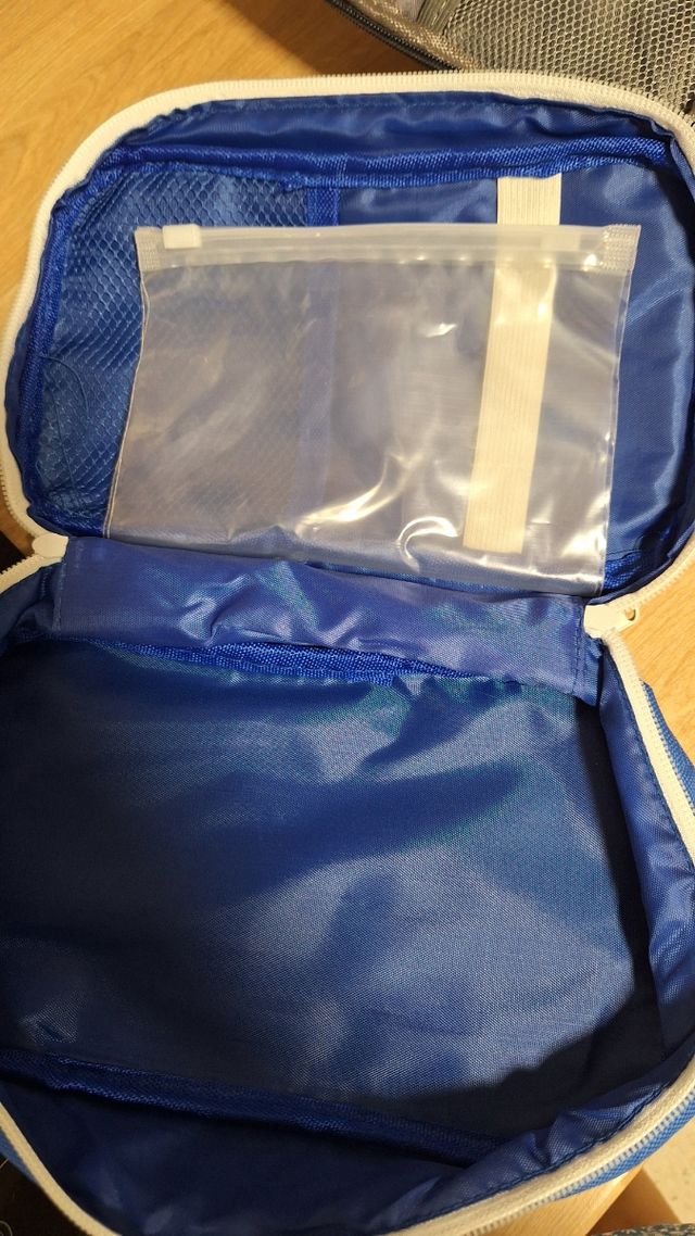 Botiquin de viaje /coche Nuevo a estrenar  AZUL