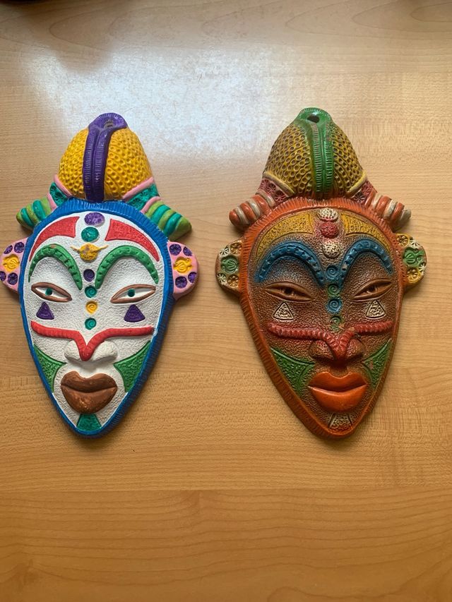 Mascaras etnicas decorativas de ceramica