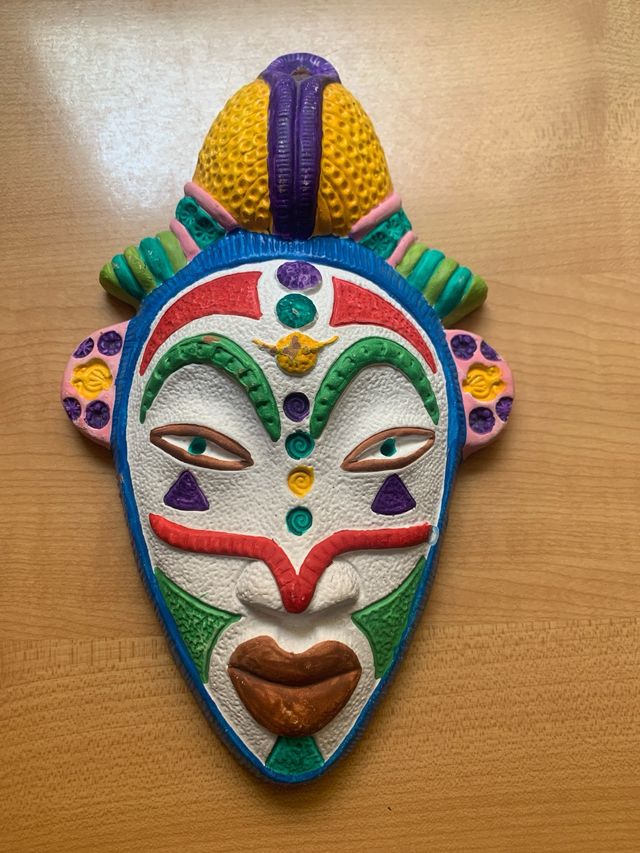 Mascaras etnicas decorativas de ceramica