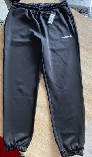 Pantalon deporte MCKENZIE sin estrenar