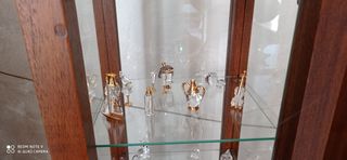 Vetrina arte povera e oggetti Swarovski