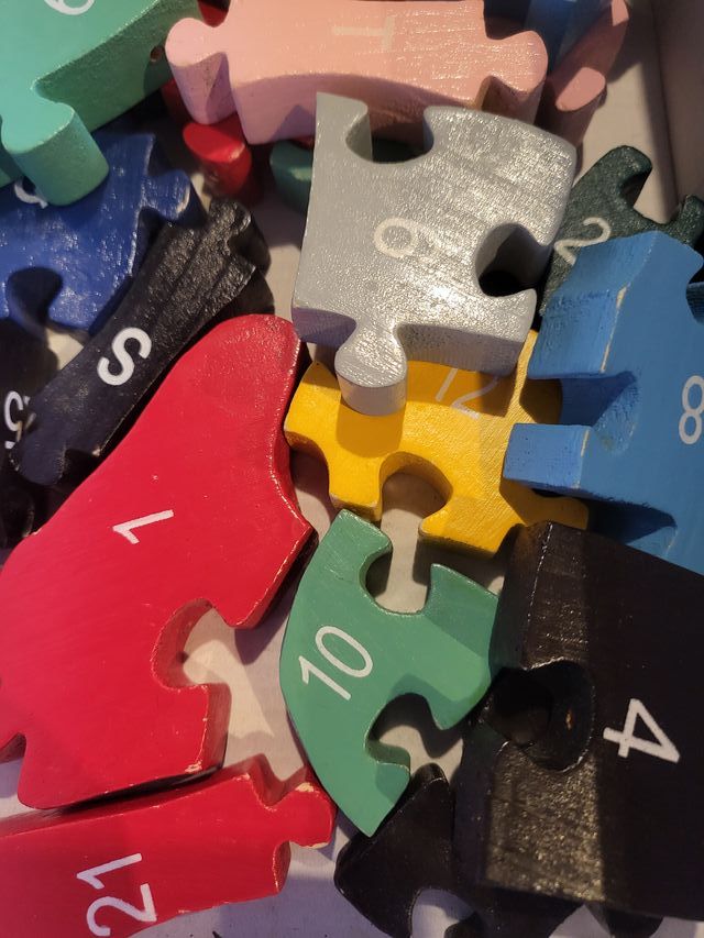 costruzioni in plastica  con lettere e numeri