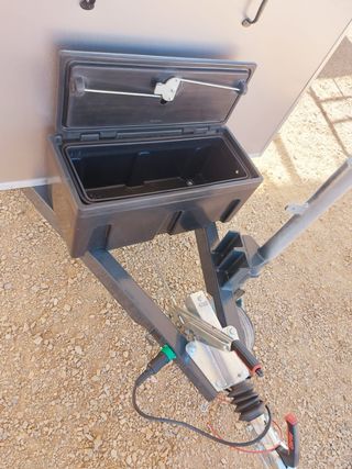 Remolque cerrado de composite.