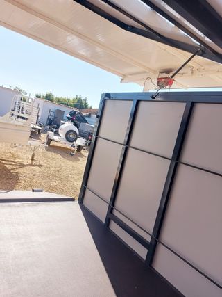 Remolque cerrado de composite.