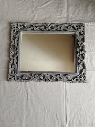 Bonito espejo de madera madera gris de Zara Home