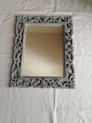 Bonito espejo de madera madera gris de Zara Home