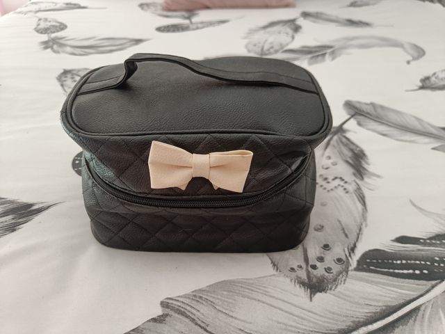 Cámara tipo GoPro + accesorios