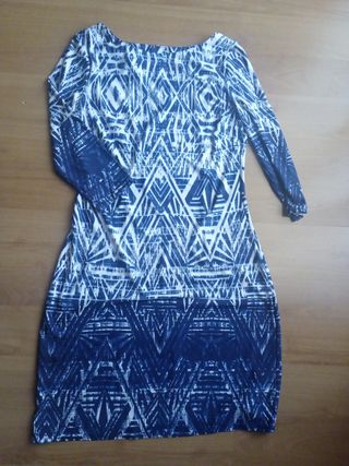Vestido manga francesa.