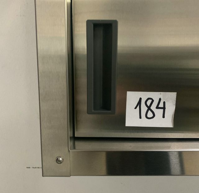 🎯​ VL- Armario de Pared con Puertas 
