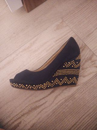 Zapatos de cuña y ante