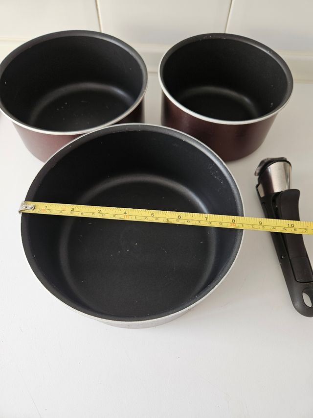 Juego de cazos Tefal con mango