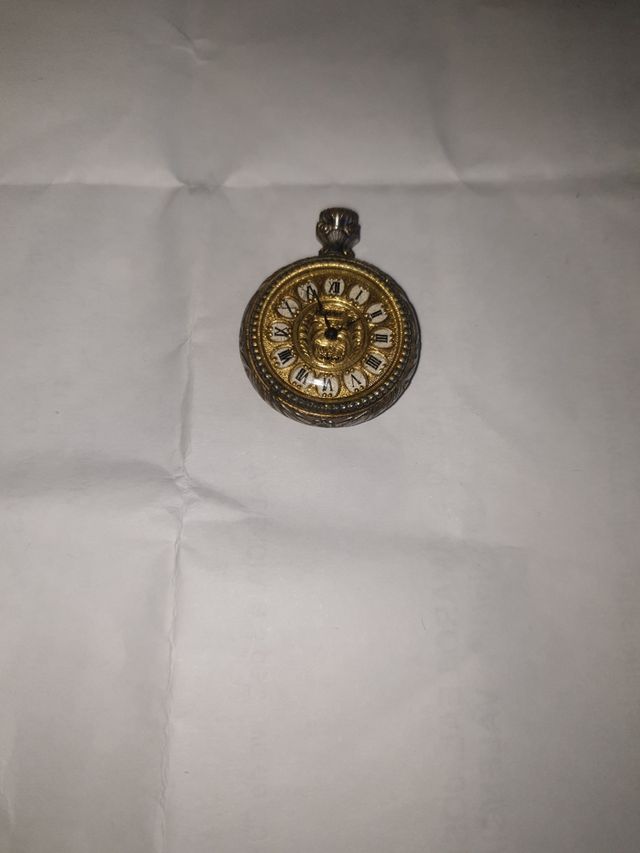 Reloj antiguo de cuerda