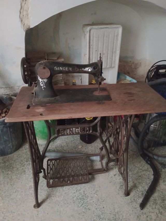 Macchina da cucire "Singer"