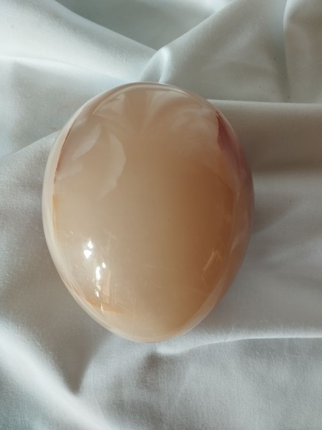 Huevo de alabastro.11 cm