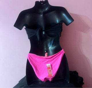 Bikinise marca Ardene  con etiqueta talla 90