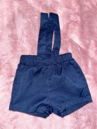 Jardineiras com suspensórios para bebé