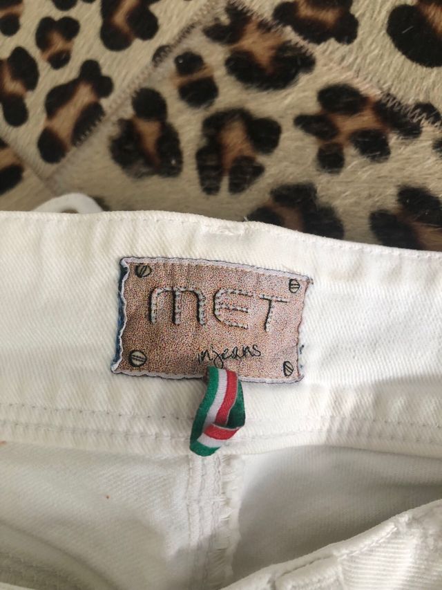 Jeans bianco mille strappi