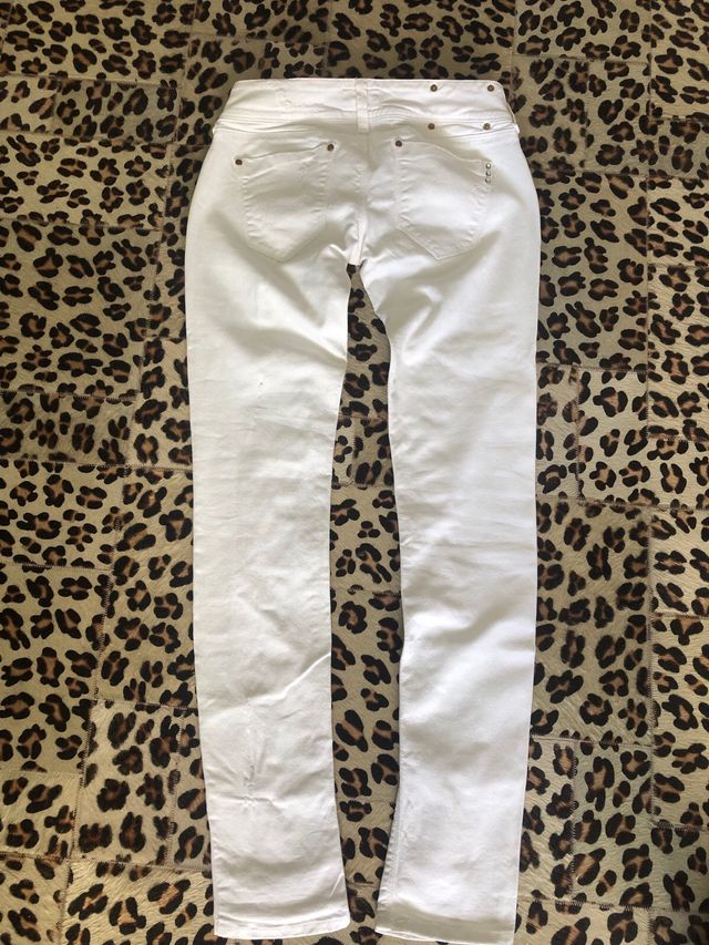 Jeans bianco mille strappi