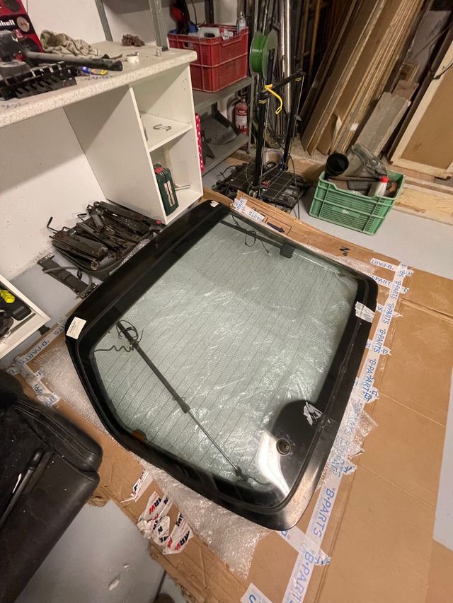 Mazda RX7 luna portón