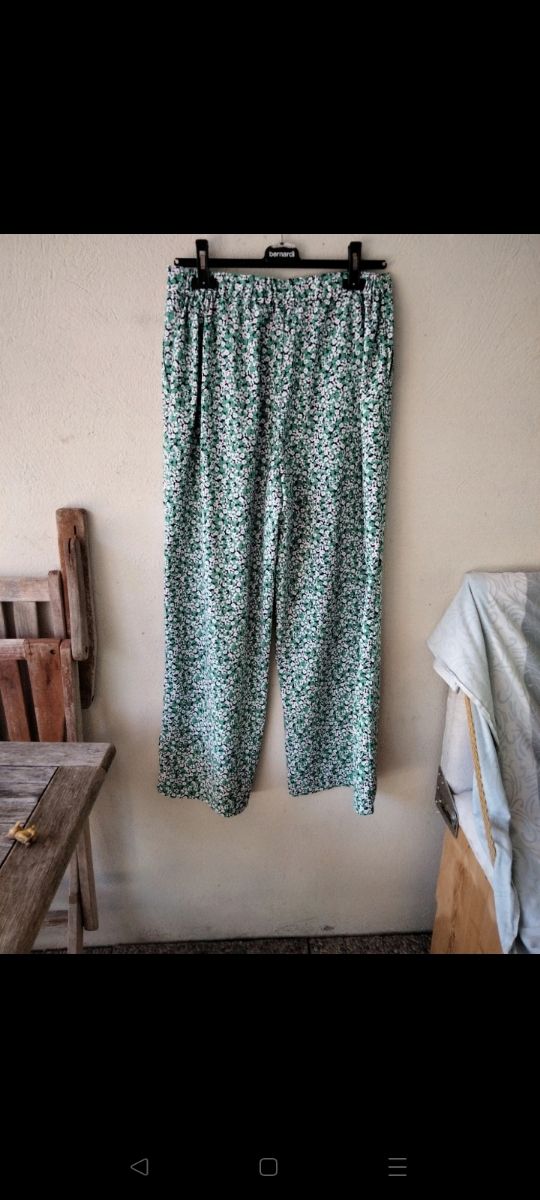 Pantaloni larghi donna. Taglia 46 Italiana