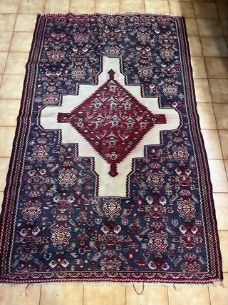 Alfombra persa. Tipo kilim.